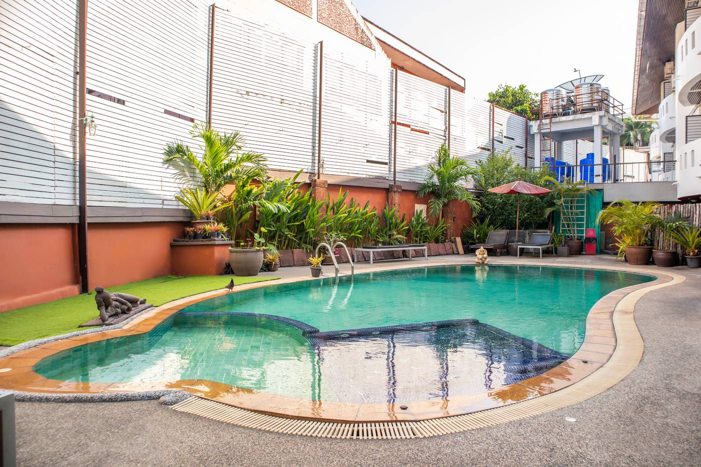 The-Album-Loft-nanai-Pool-2