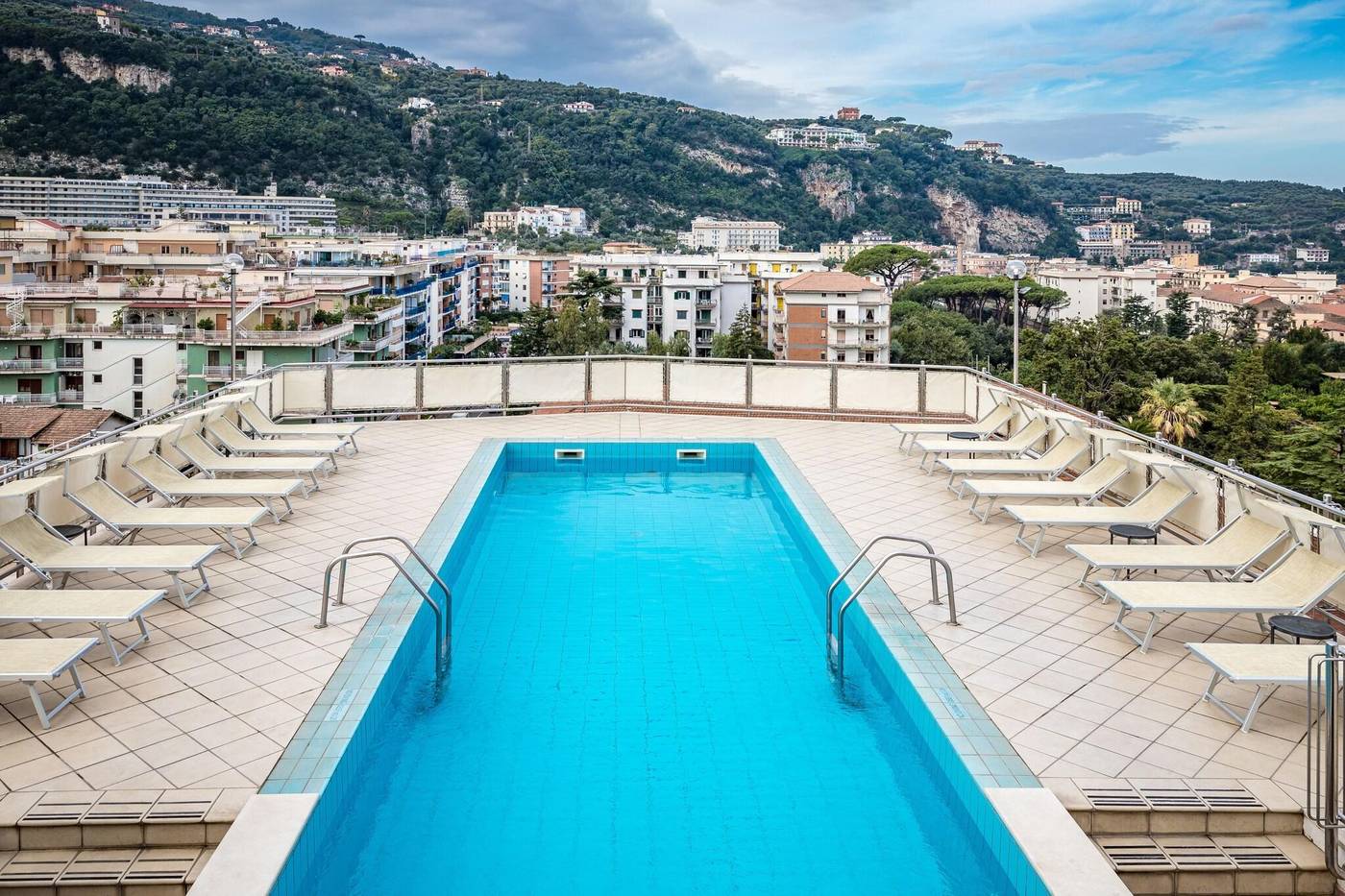 Grand-Hotel-Cesare-Augusto-Pool-1