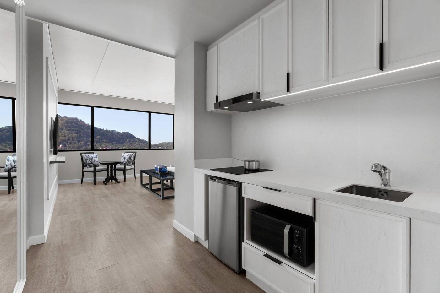 Metropole-Hotel-Phuket-Room-29