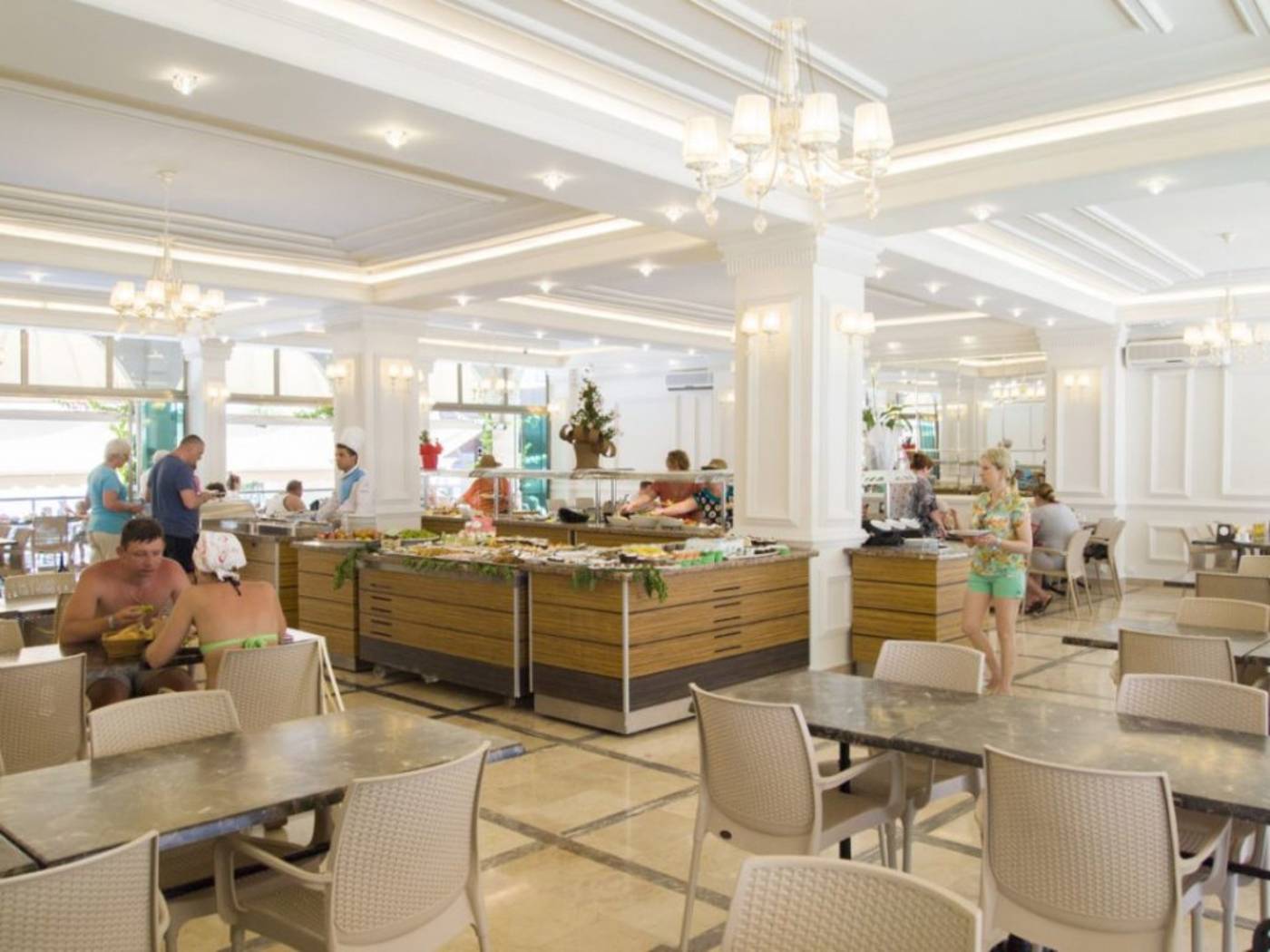 Oz-Can-Hotel---Family-Suites-Restaurant-24