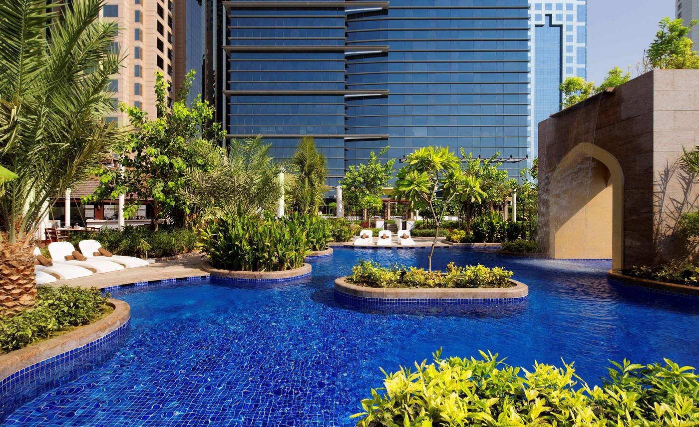 Conrad-Hotel-Dubai-Pool-2