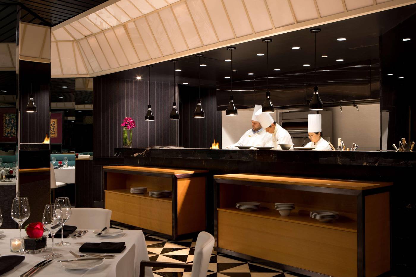 Millennium-Hilton-New-York-One-UN-Plaza-Restaurant-82