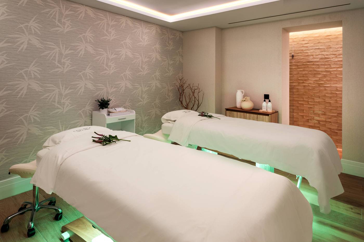 Senator-Gran-V----a-70-Spa-Sports-and-Entertainment-59