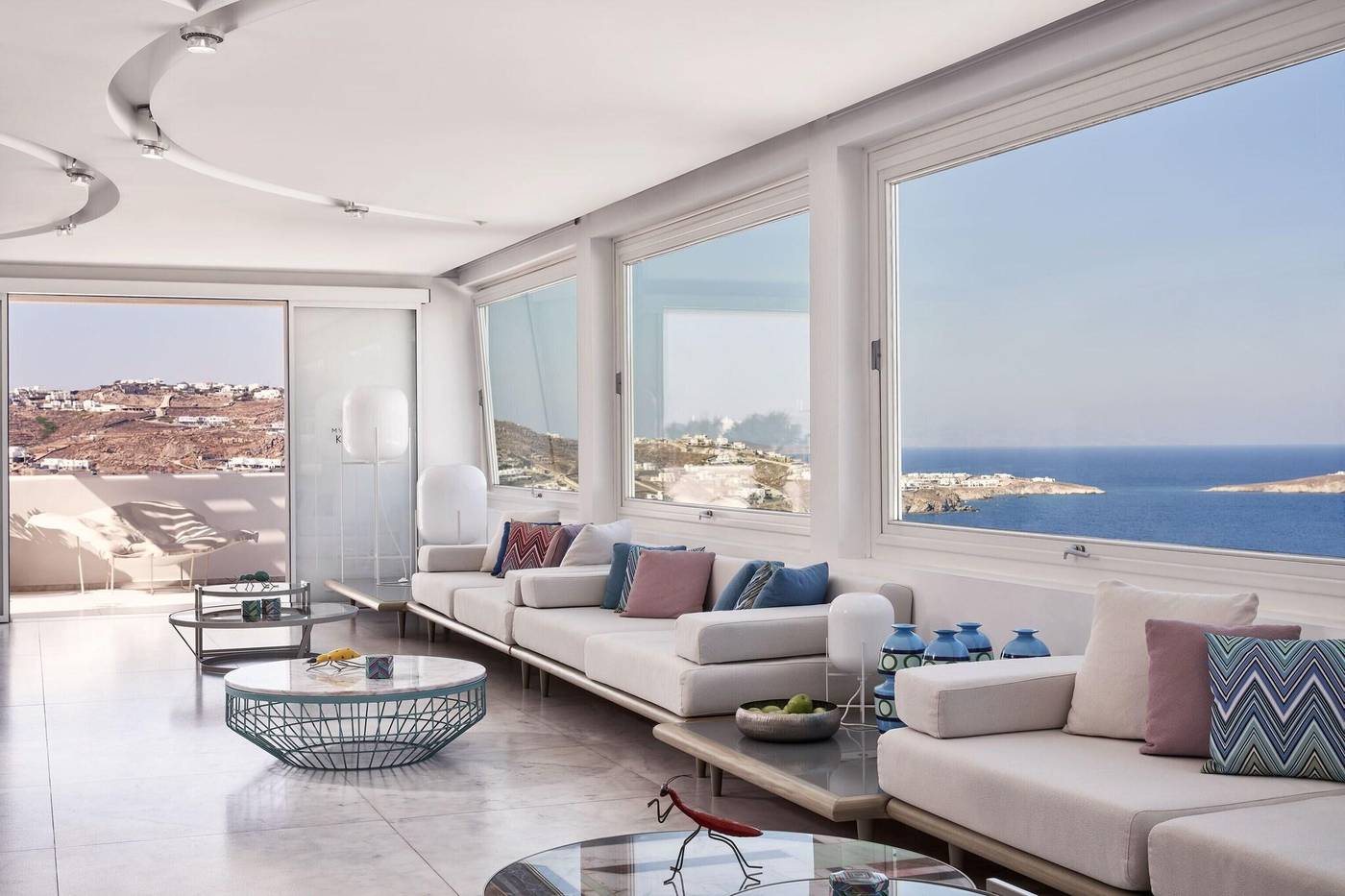 Myconian-Kyma---Design-Hotels-Lobby-61