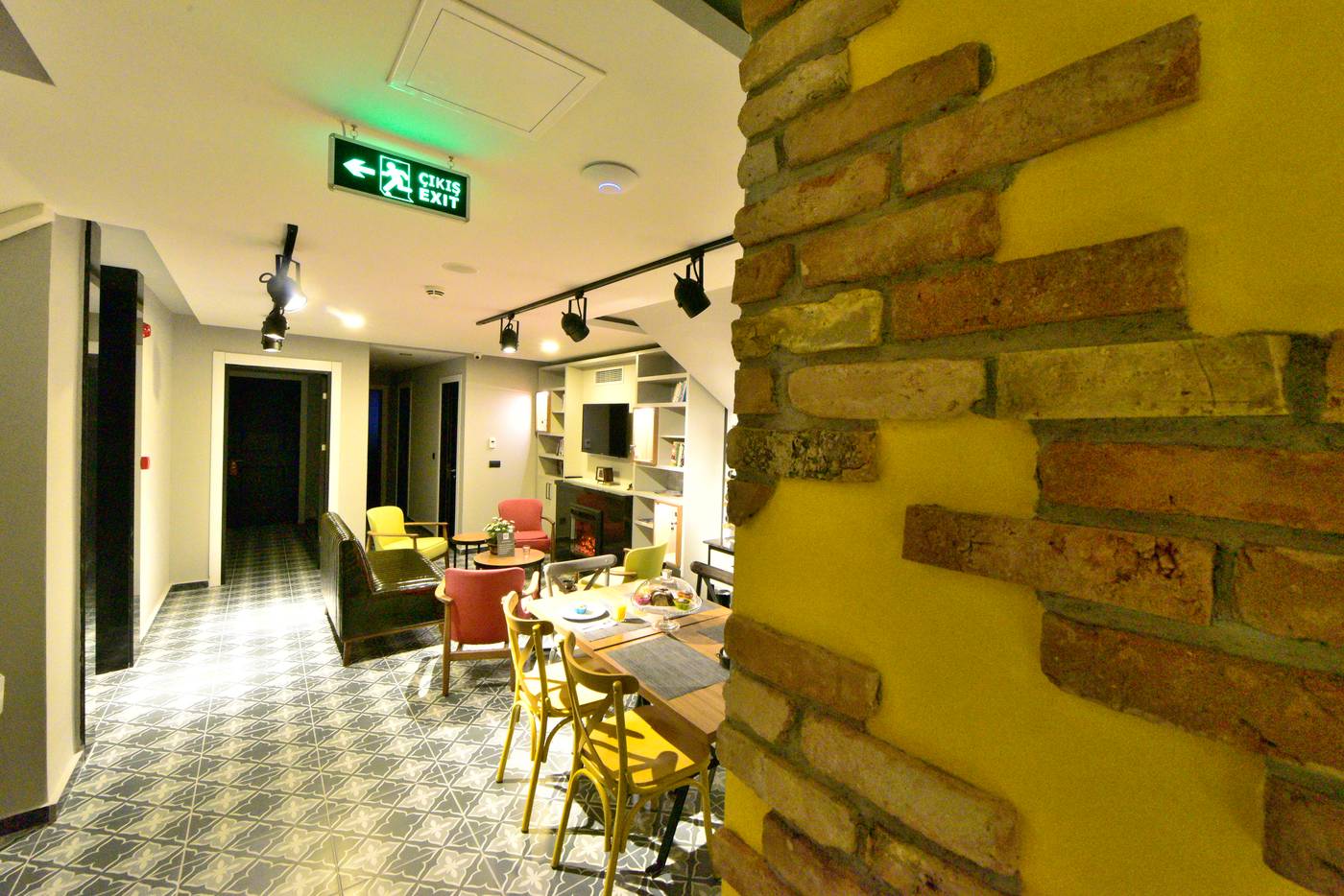 Poem-Special-Hotel-Lobby-7