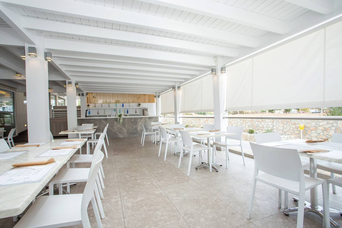 Lindos-White-Hotel---Suites-Restaurant-47