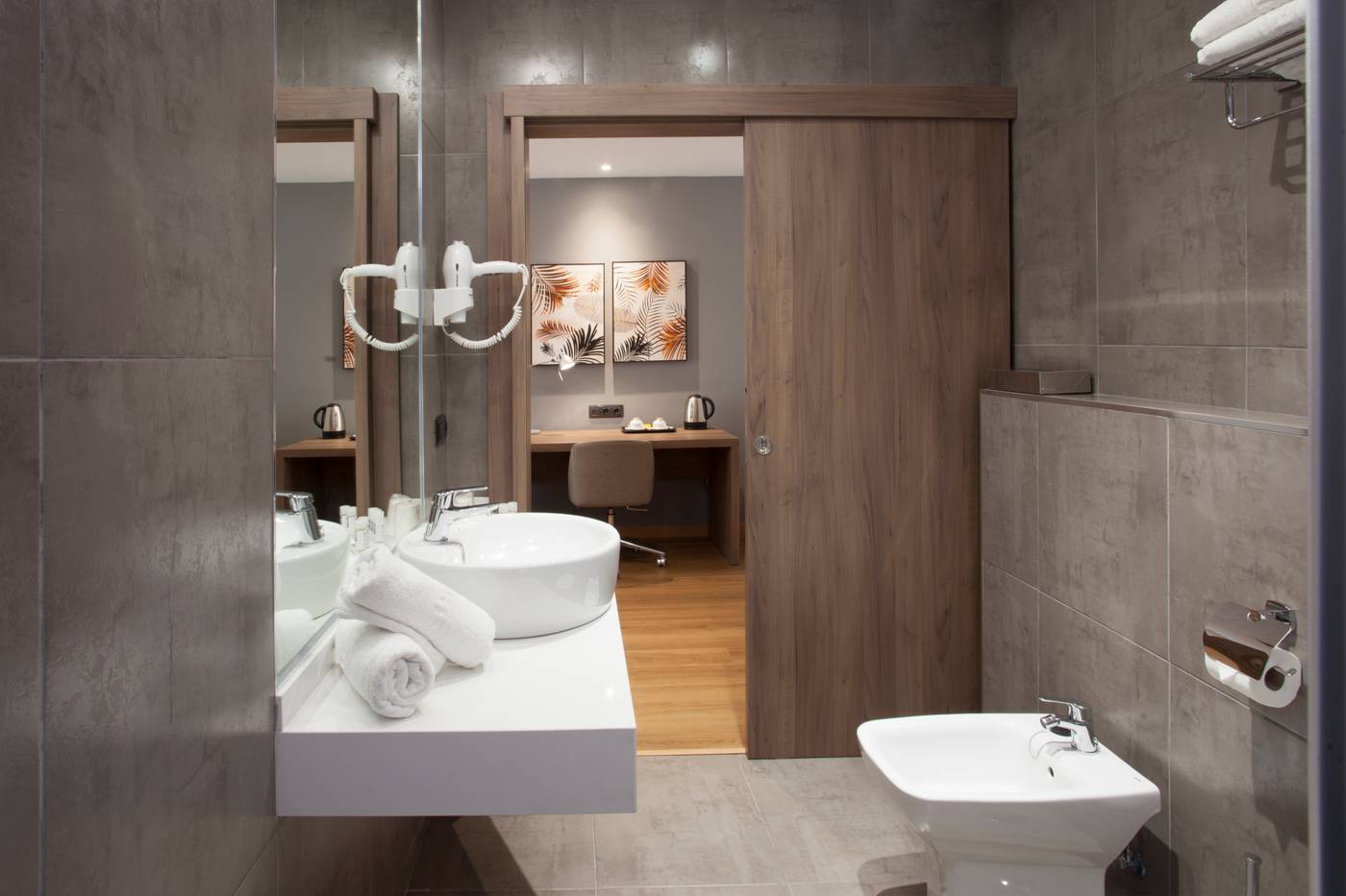 Colon-Rambla-Room-39