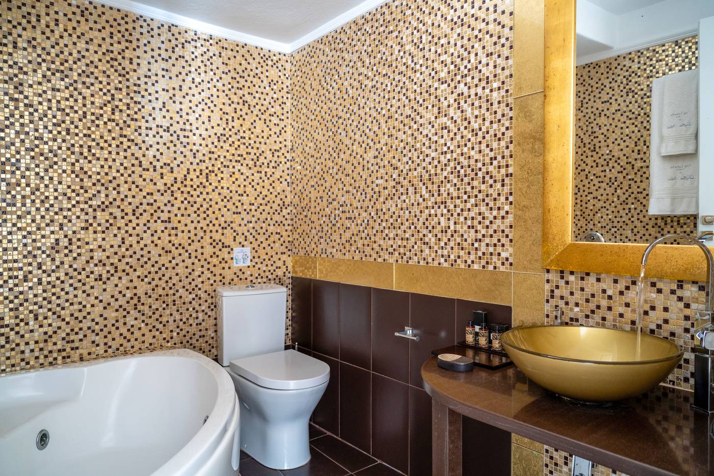 Delfini-Villas-Room-14