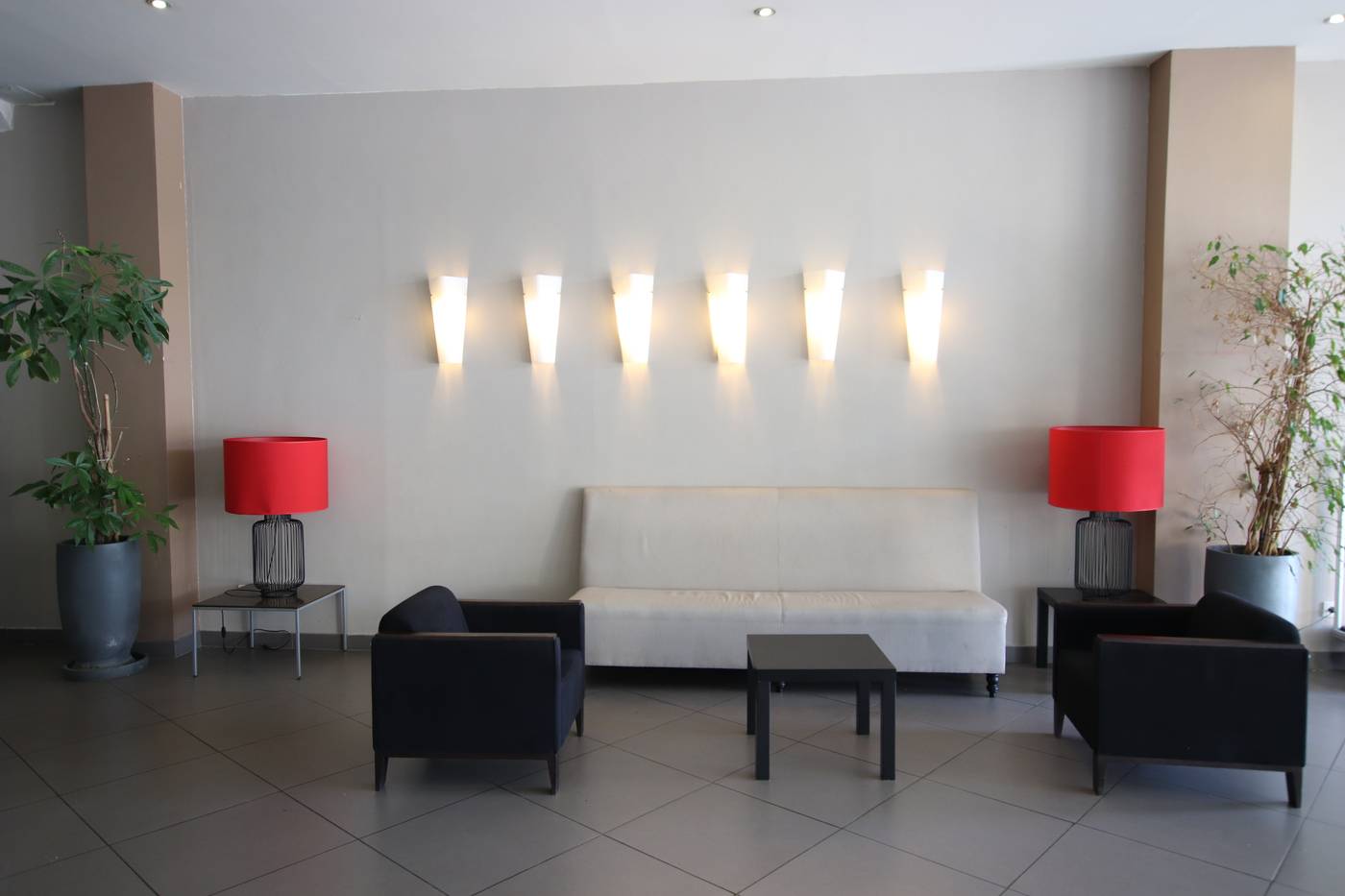 Ohtels-Campo-De-Gibraltar-Lobby-29