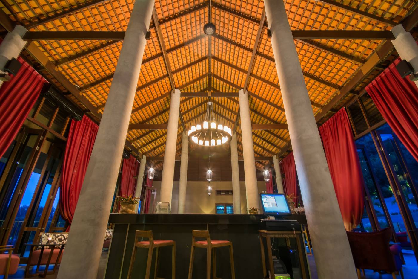 Sunsuri-Phuket-Bar-52