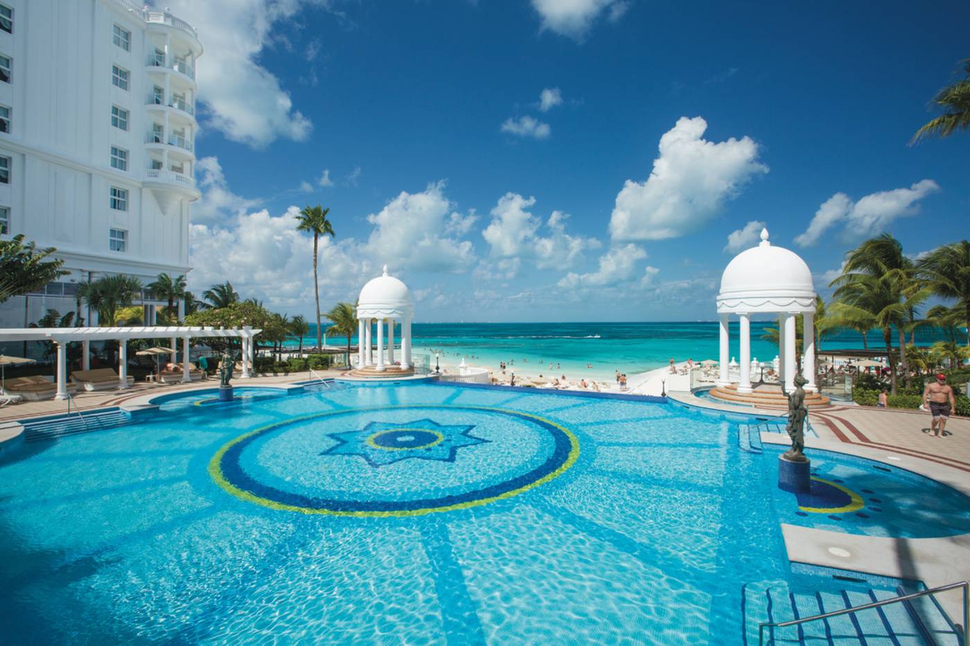 Riu-Palace-Las-Americas-All-Inclusive-Pool-11