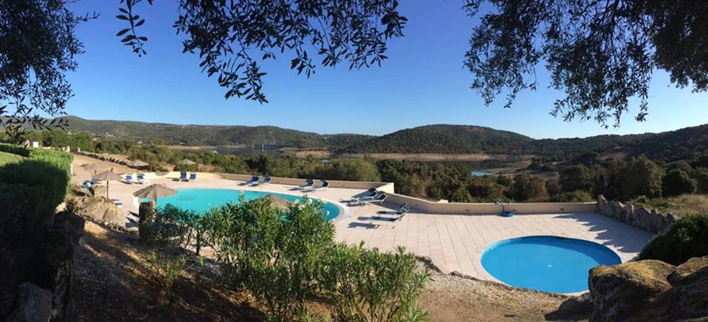 Hotel-Relais-Valkarana-Pool-8