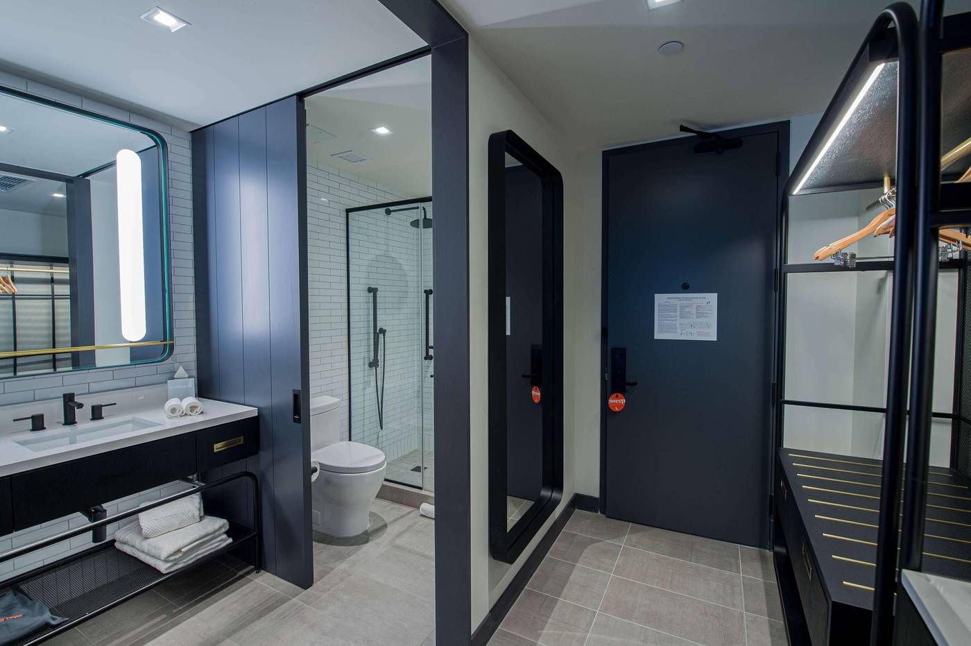 Canopy-by-Hilton-Jersey-City-Arts-District-Room-42