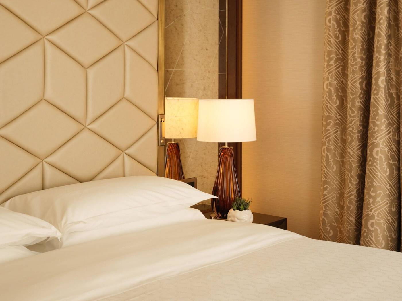 Sheraton-Warsaw-Hotel-Room-49