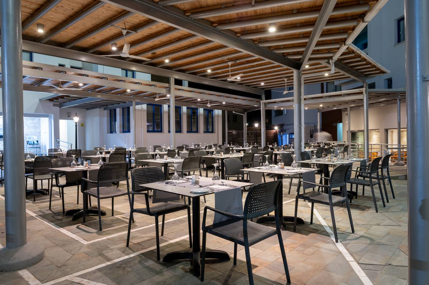 Kefalos-Damon-Hotel-Apartments-Restaurant-56