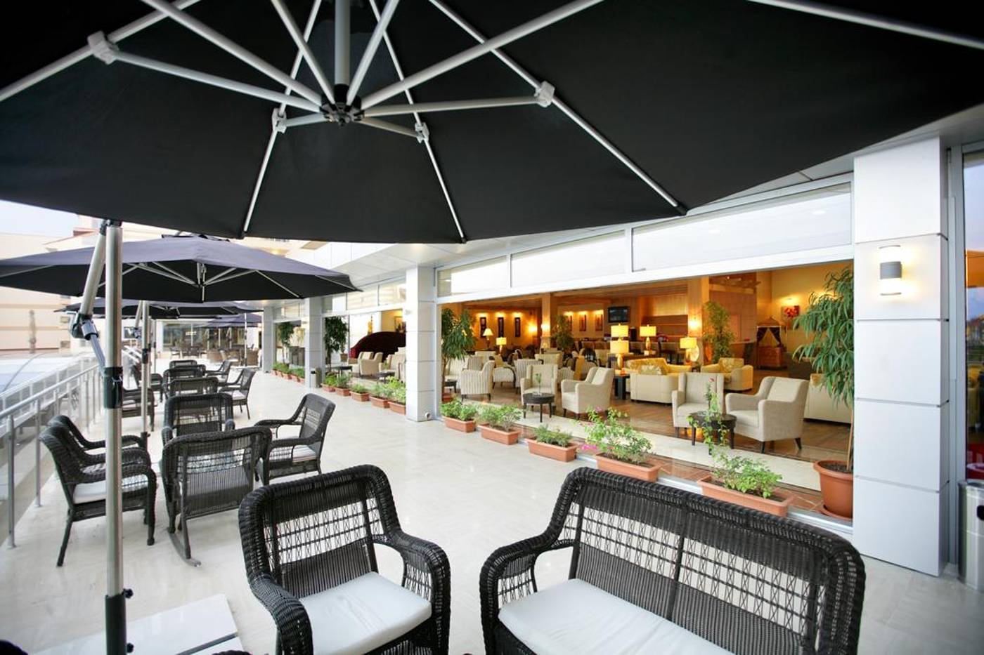 Grand Pearl Beach Resort & Spa Hotel