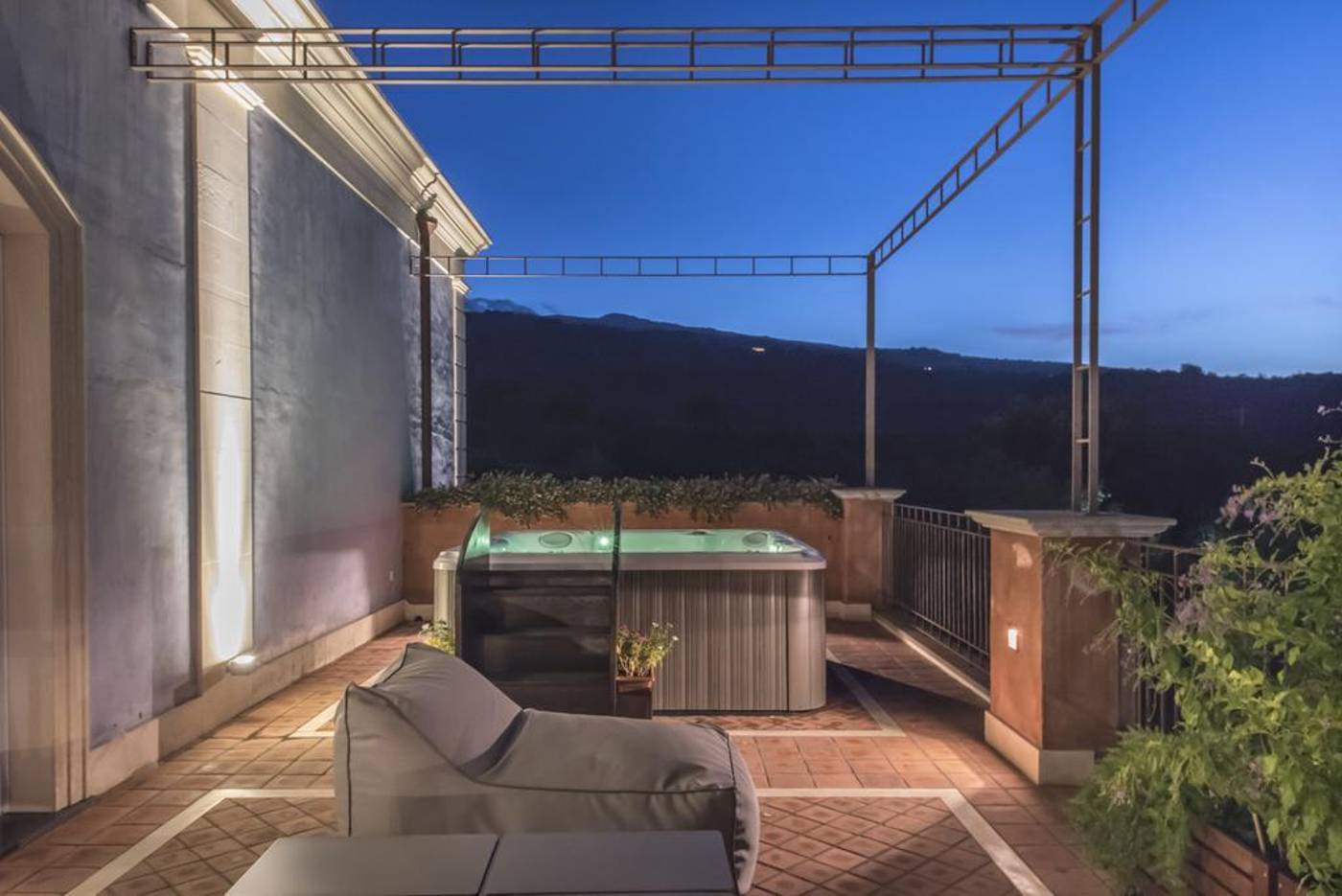 Villa-Neri-Resort-and-Spa-General-view-9