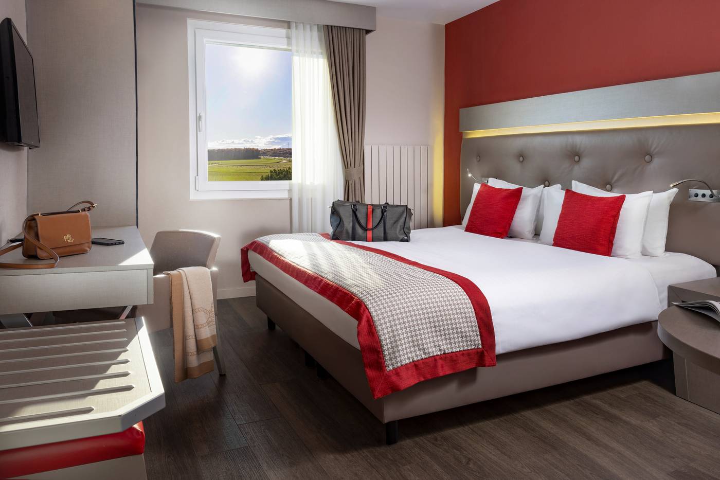 Hotel-Everness--Signature-Collection-Room-16