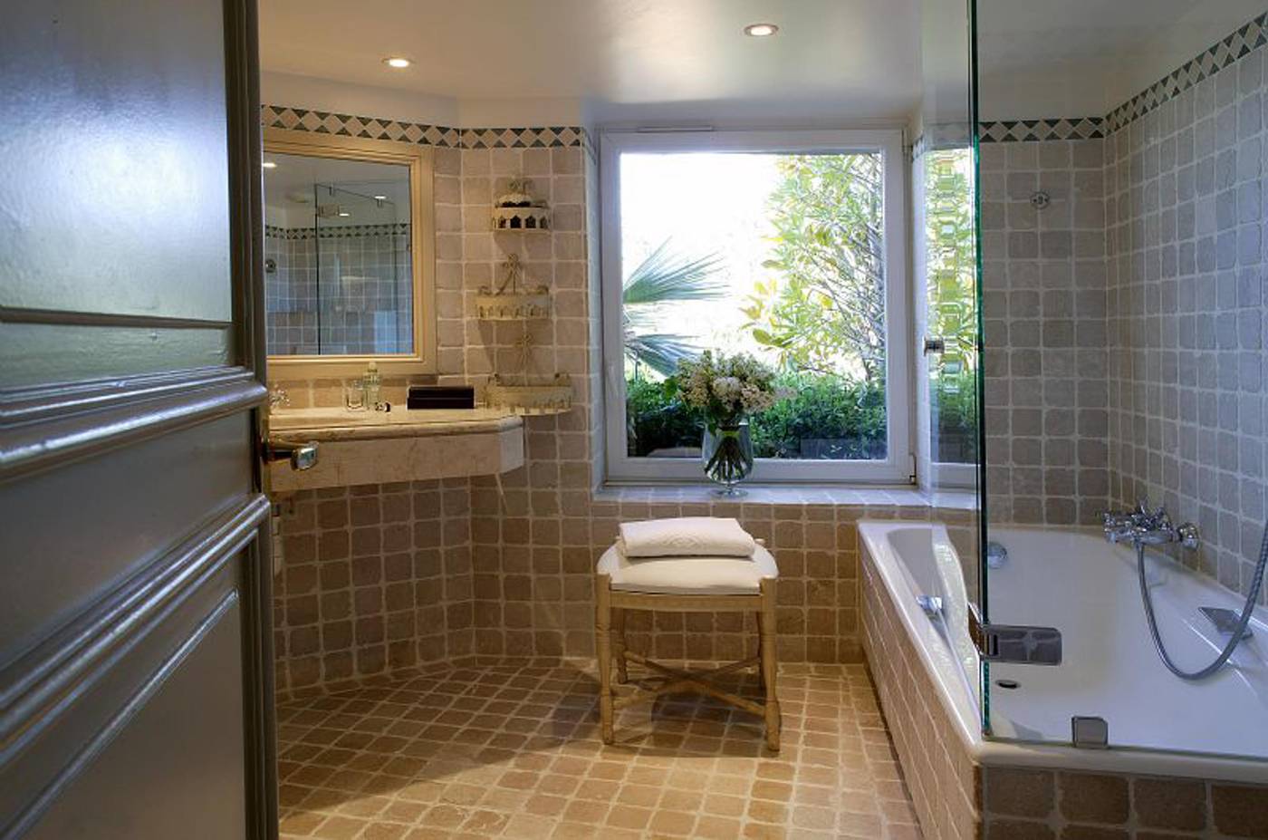 La-Perouse-Nice-Baie-des-Anges-Room-26