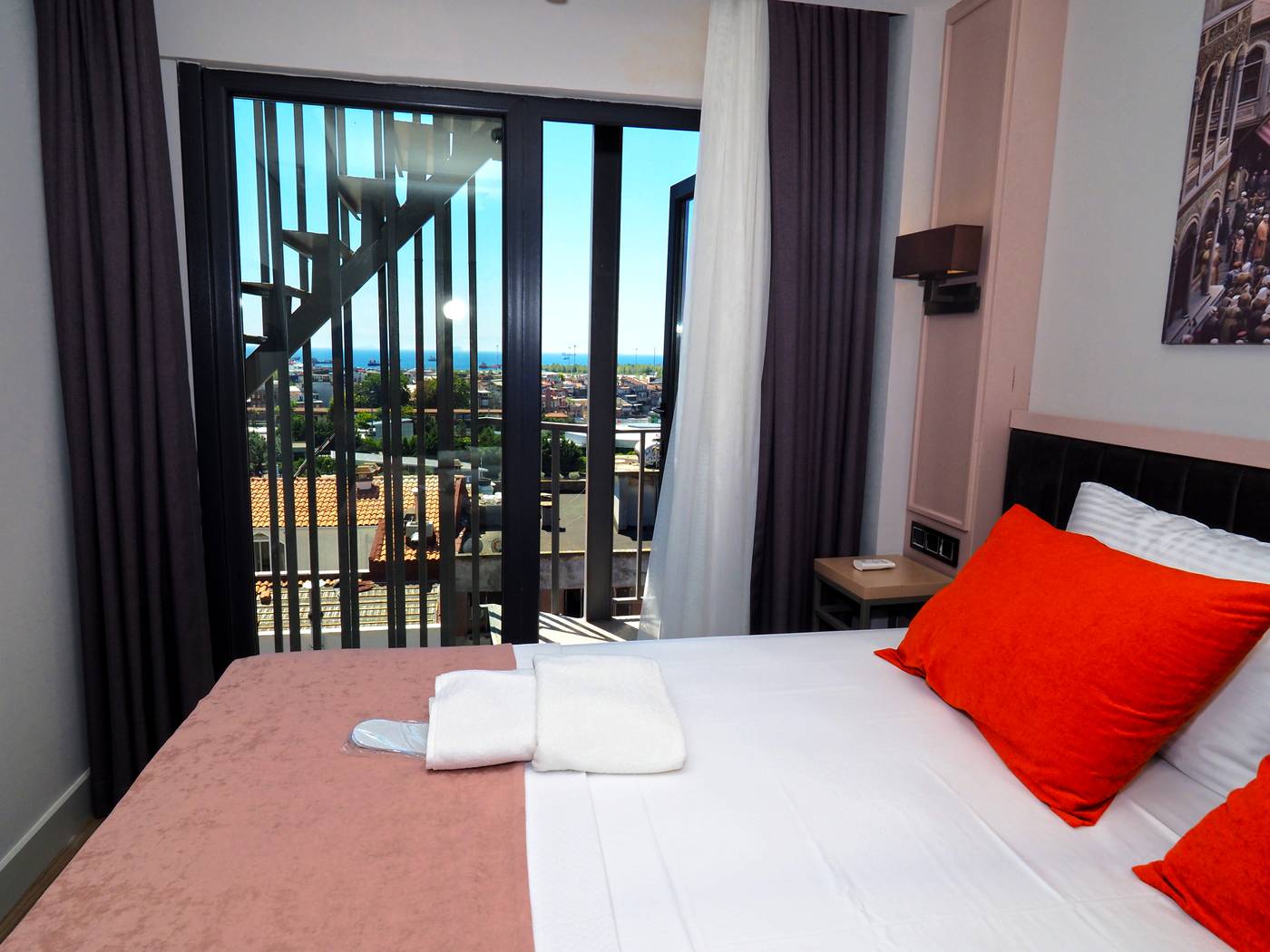 Premium-Hotel-Oldcity-Room-16