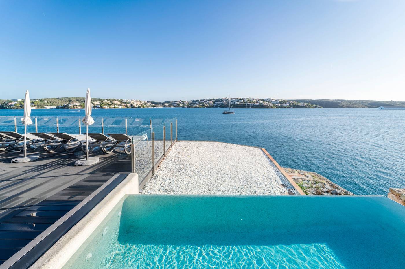 Artiem-Carlos-III-General-view-9