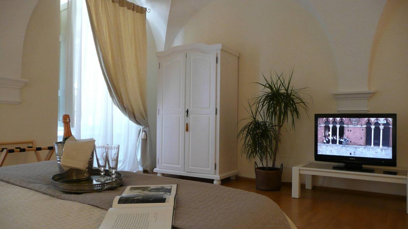 Palazzo-de--Vecchi-Room-14