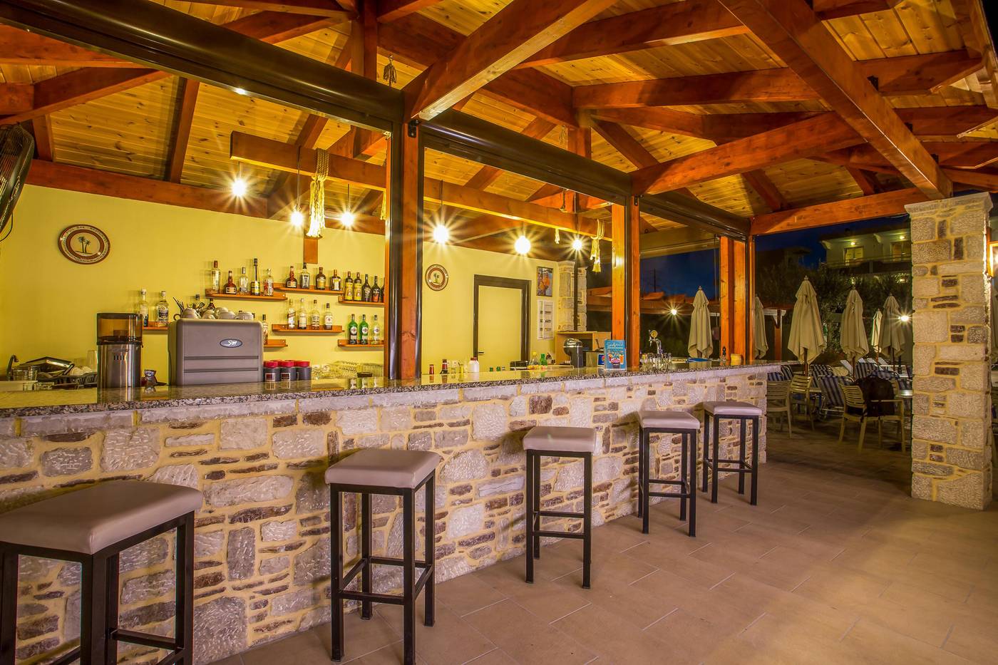 Georgia-Apartments-Bar-45