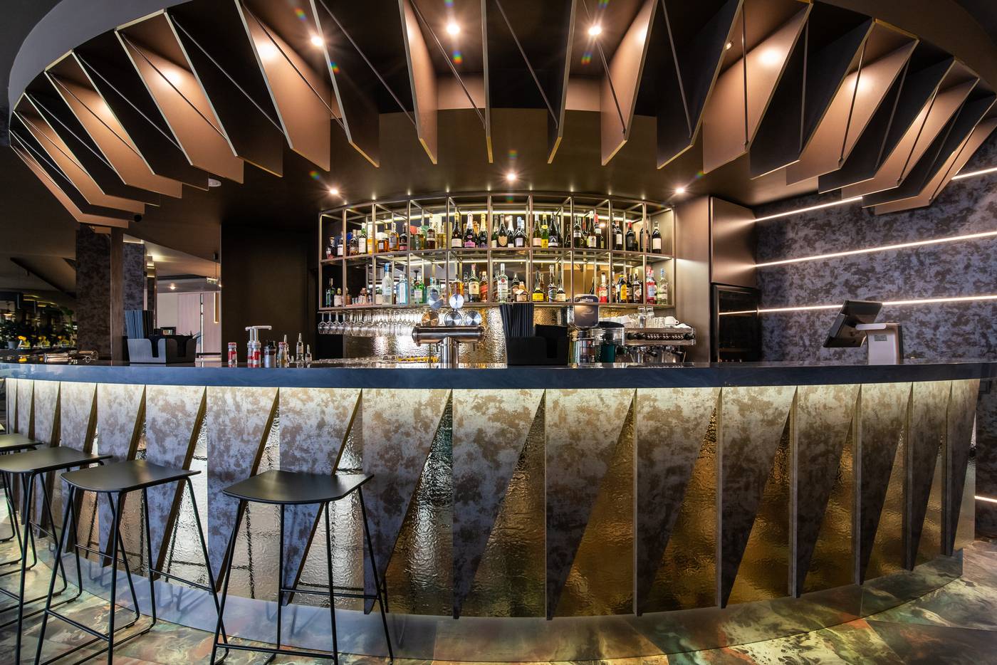 Conti-Lithuania-VILNIUS-Bar-4