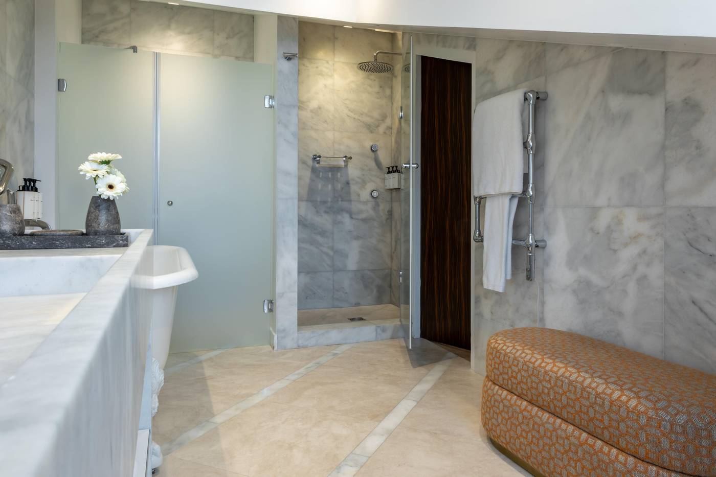 InterContinental-Paris---Champs-Elysees-Etoile--an-IHG-Hotel-Room-57