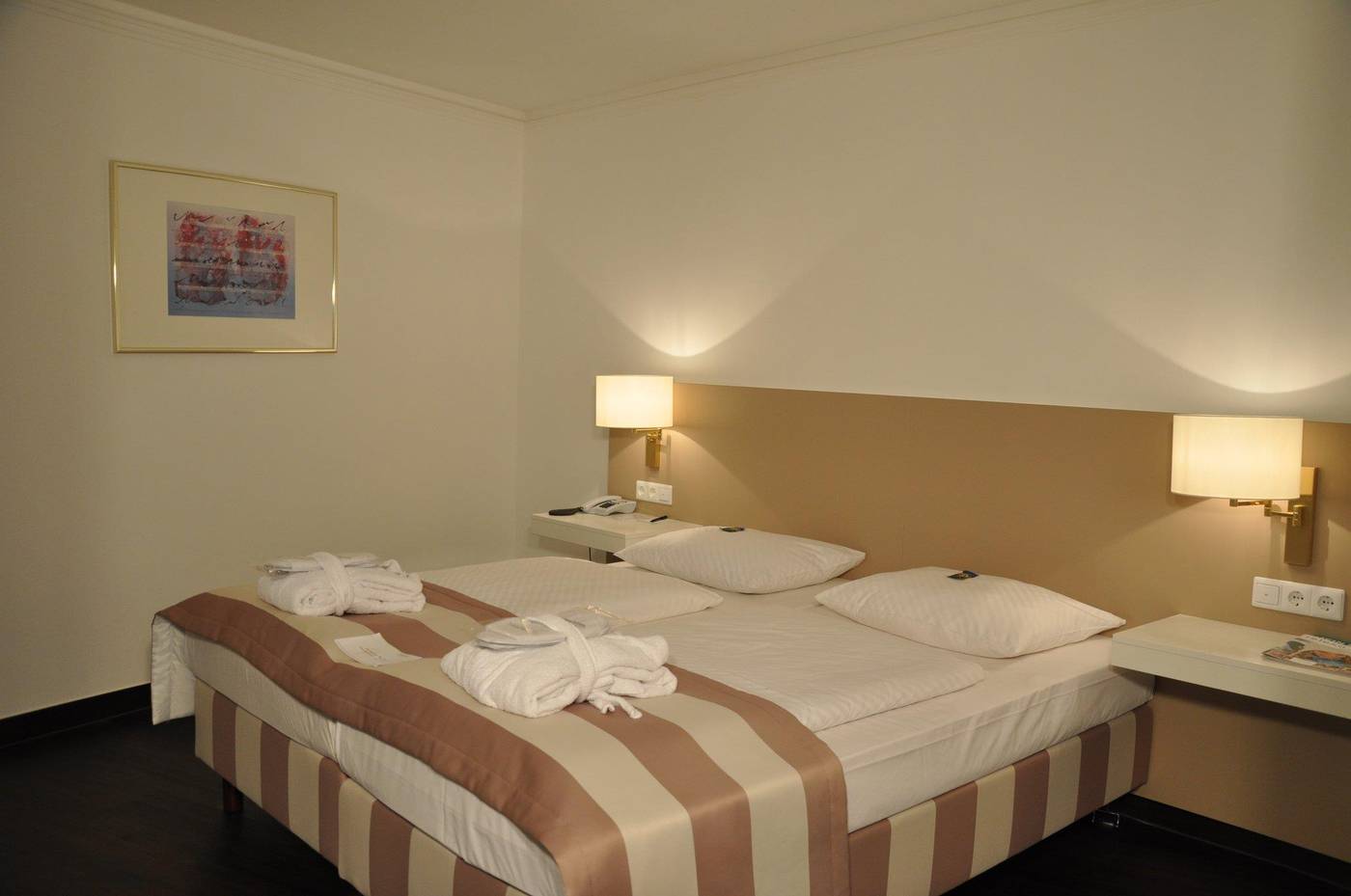 Relexa Waldhotel Schatten-Germany-STUTTGART-Room-6