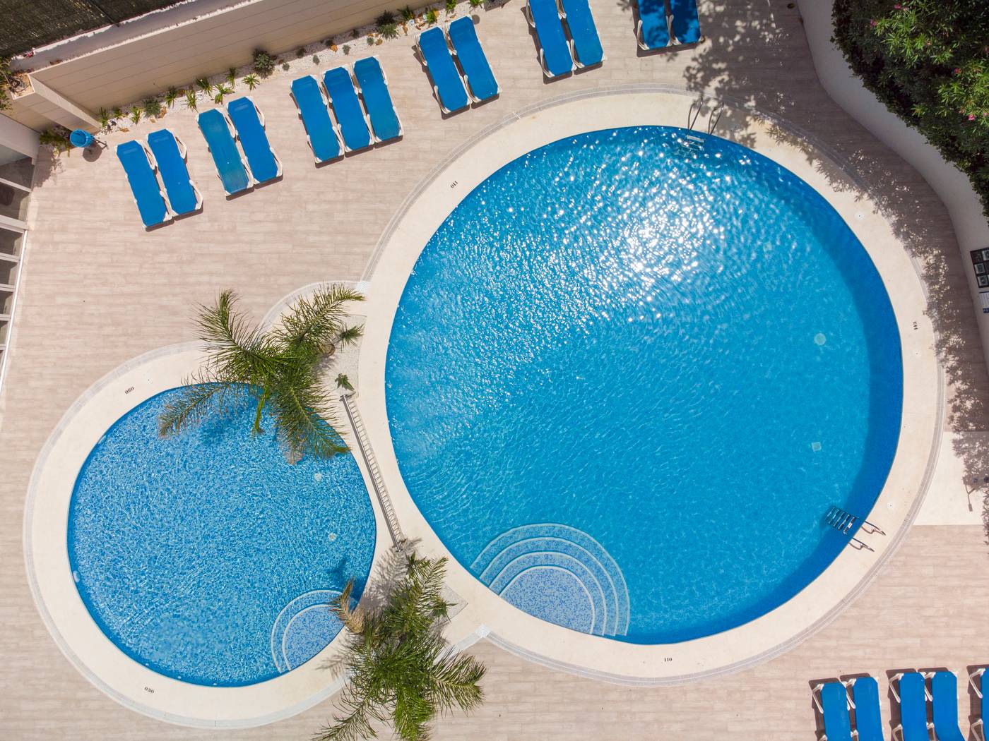 Aparthotel-BCL-Levante-Lux-Pool-1