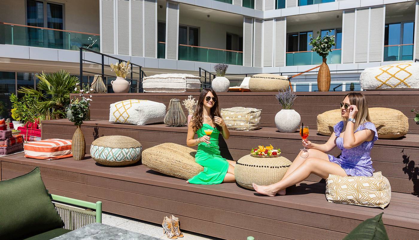 Hotel-Tq-Plaza-Pool-11