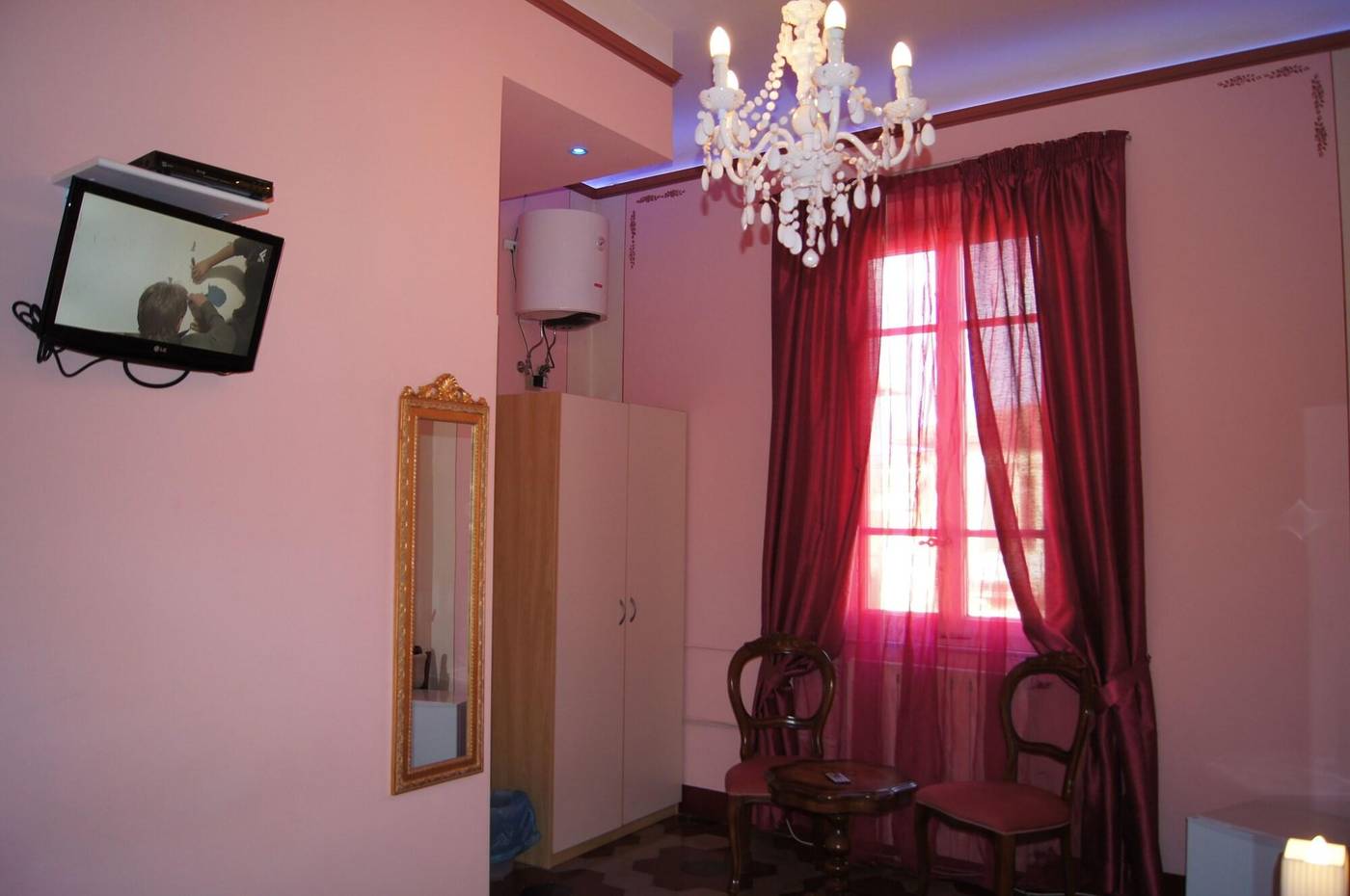 B---B-La-Mimosa-Room-47