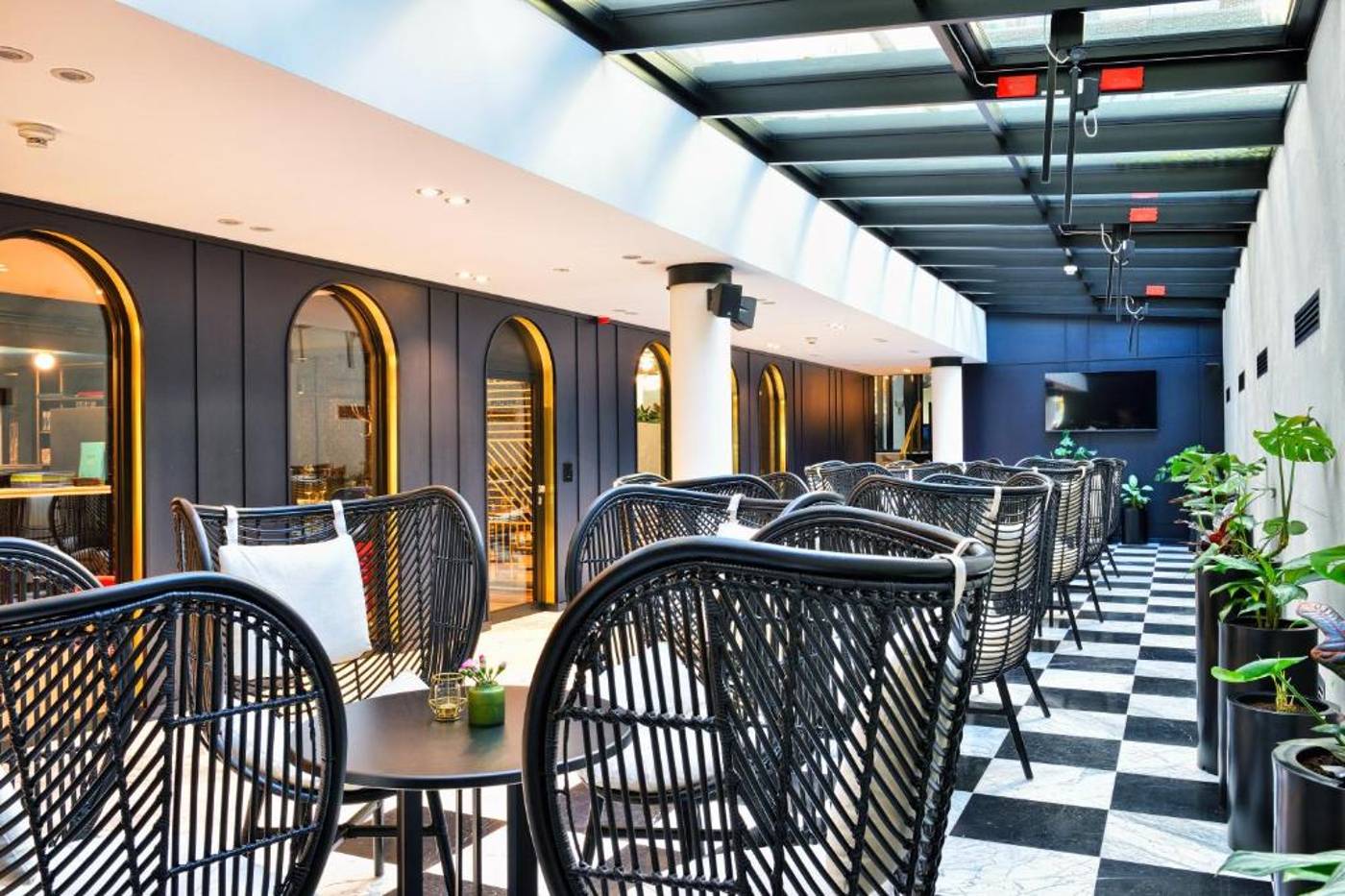 Ferreus-Modern-Art-Deco-Lobby-3