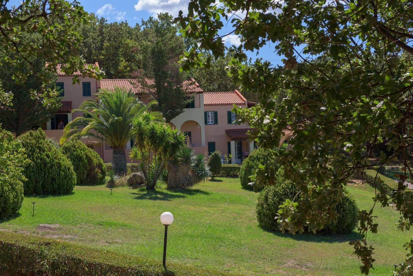 Century-Resort-Apartments-Terrace-16