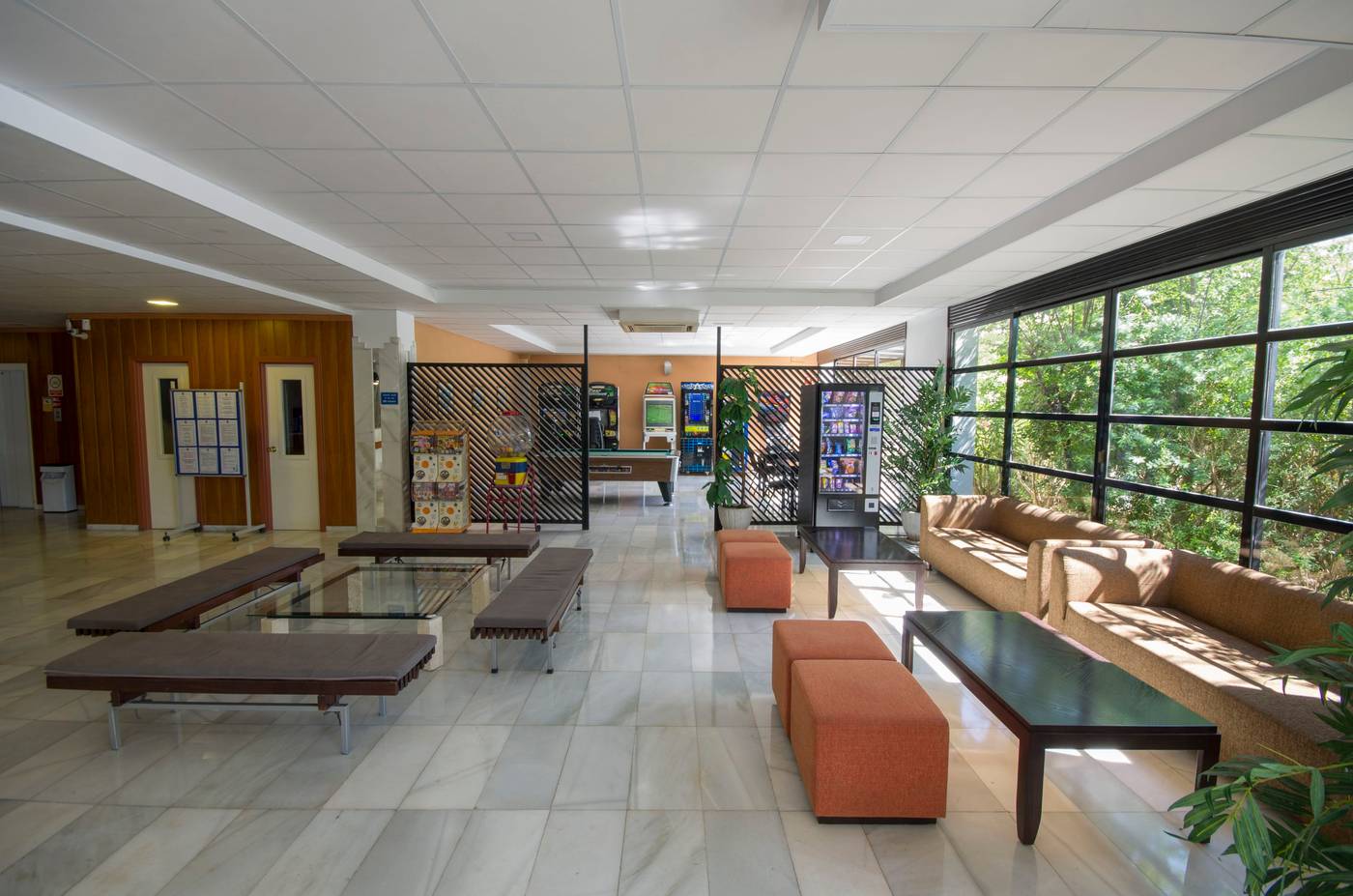 Azuline-Hotel-Mar-Amantis-Lobby-47