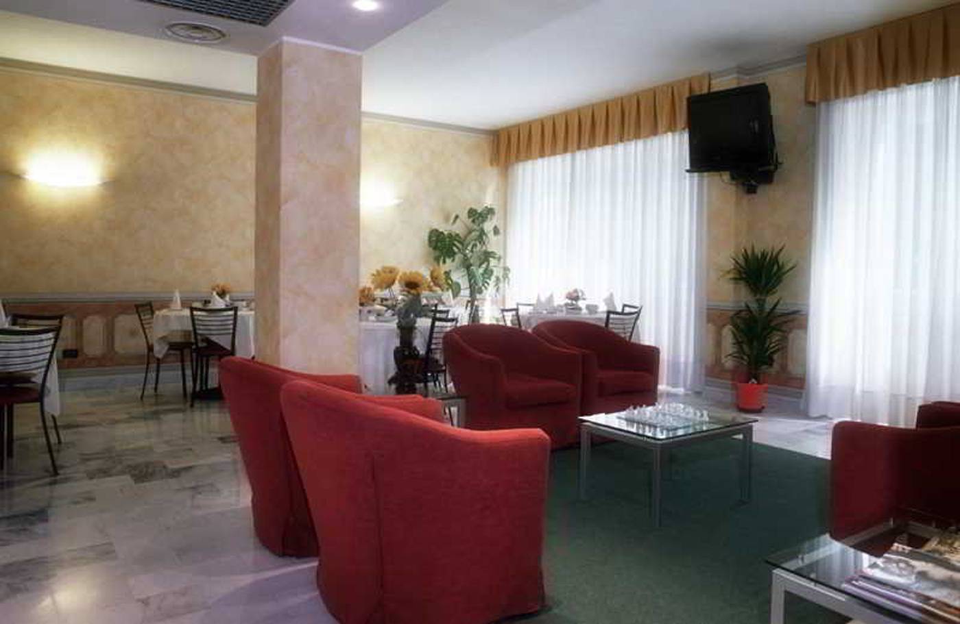 Hotel Engadina-Italy-COMO-Lobby-9