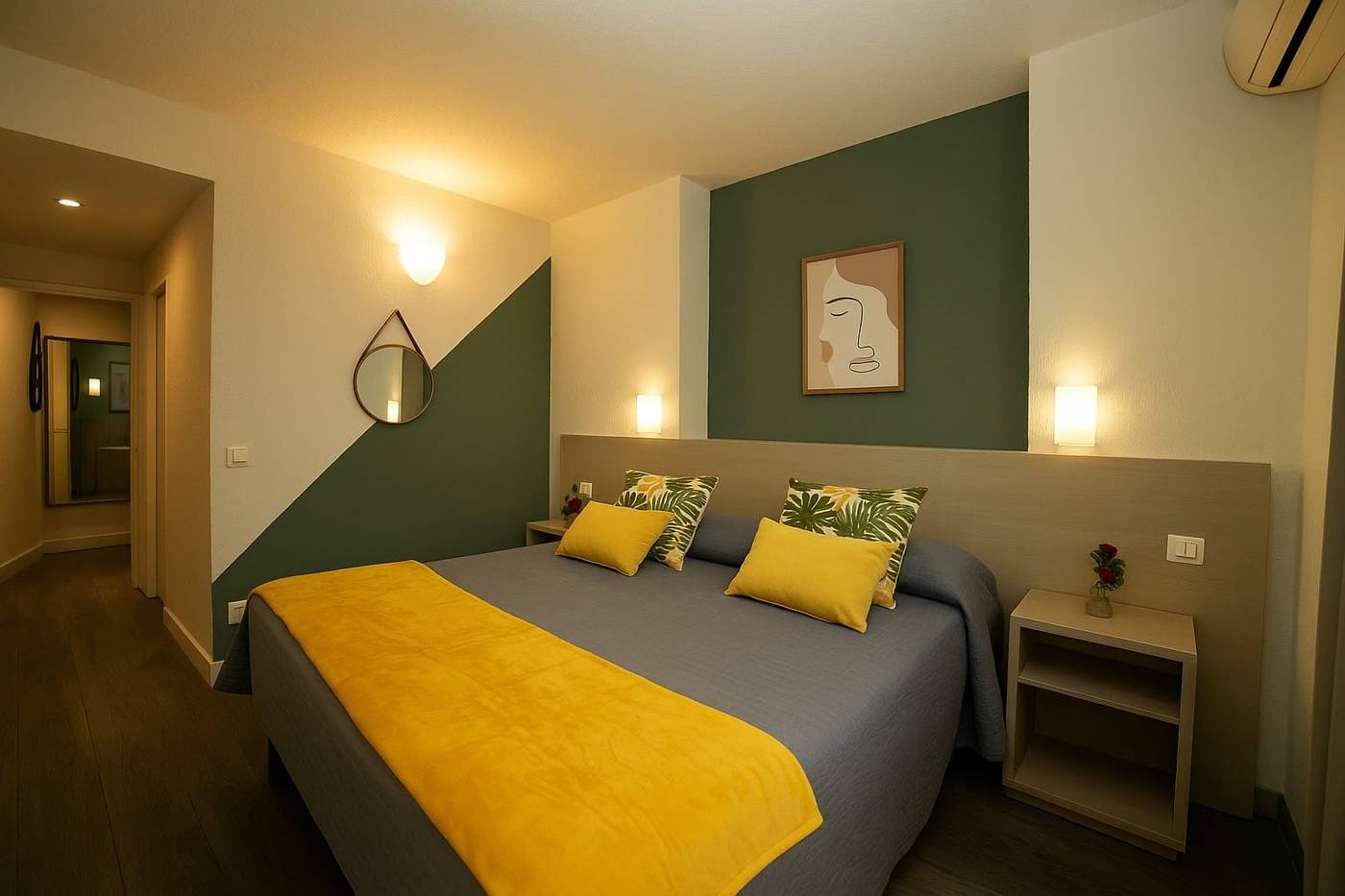 Parisien-France-MENTON -Room-10