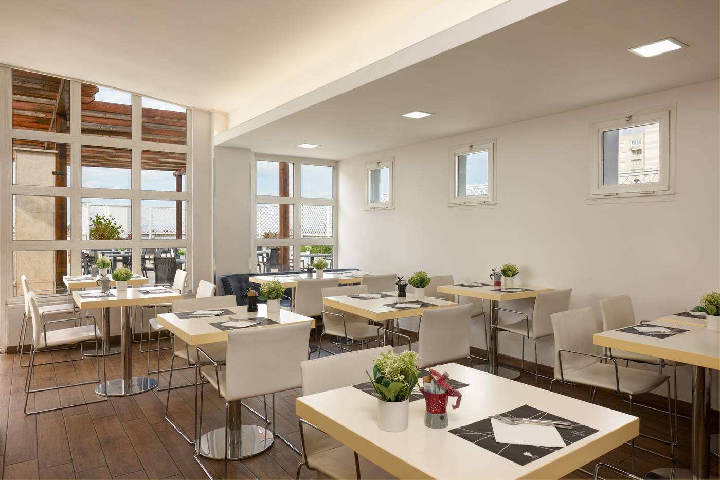 Roma-Tor-Vergata-Hotel-Restaurant-2