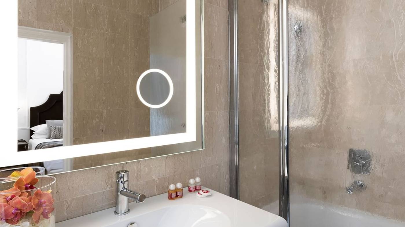 Bettoja-Hotel-Massimo-d-Azeglio-Room-40