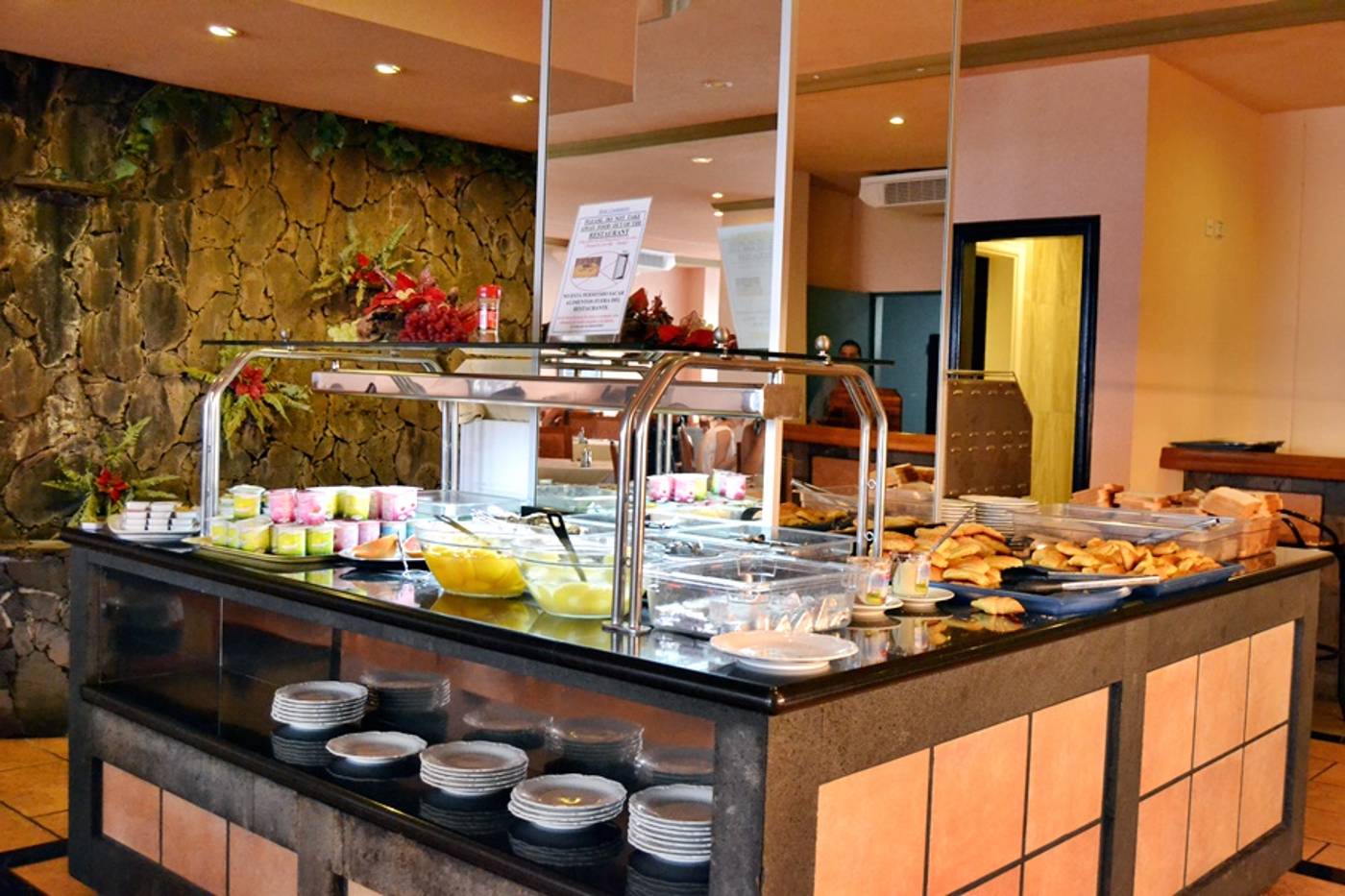 Zentral-Center---Adults-Only-Restaurant-35