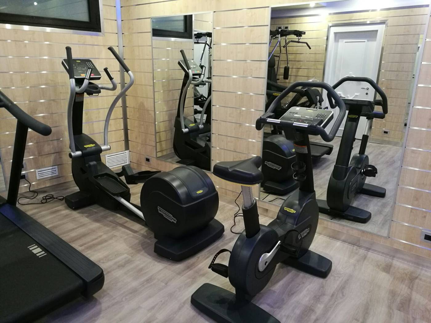 Roma-Sports-and-Entertainment-50