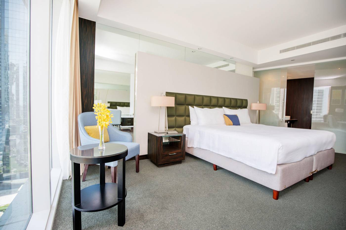 Bonnington-Jumeirah-Lakes-Towers-Room-19