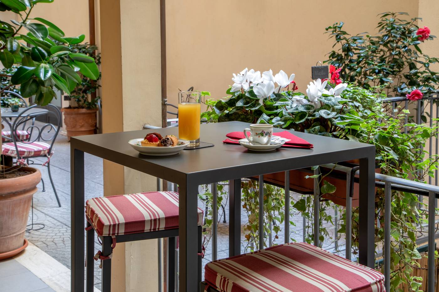 Hotel-Canada--BW-Premier-Collection-Terrace-62