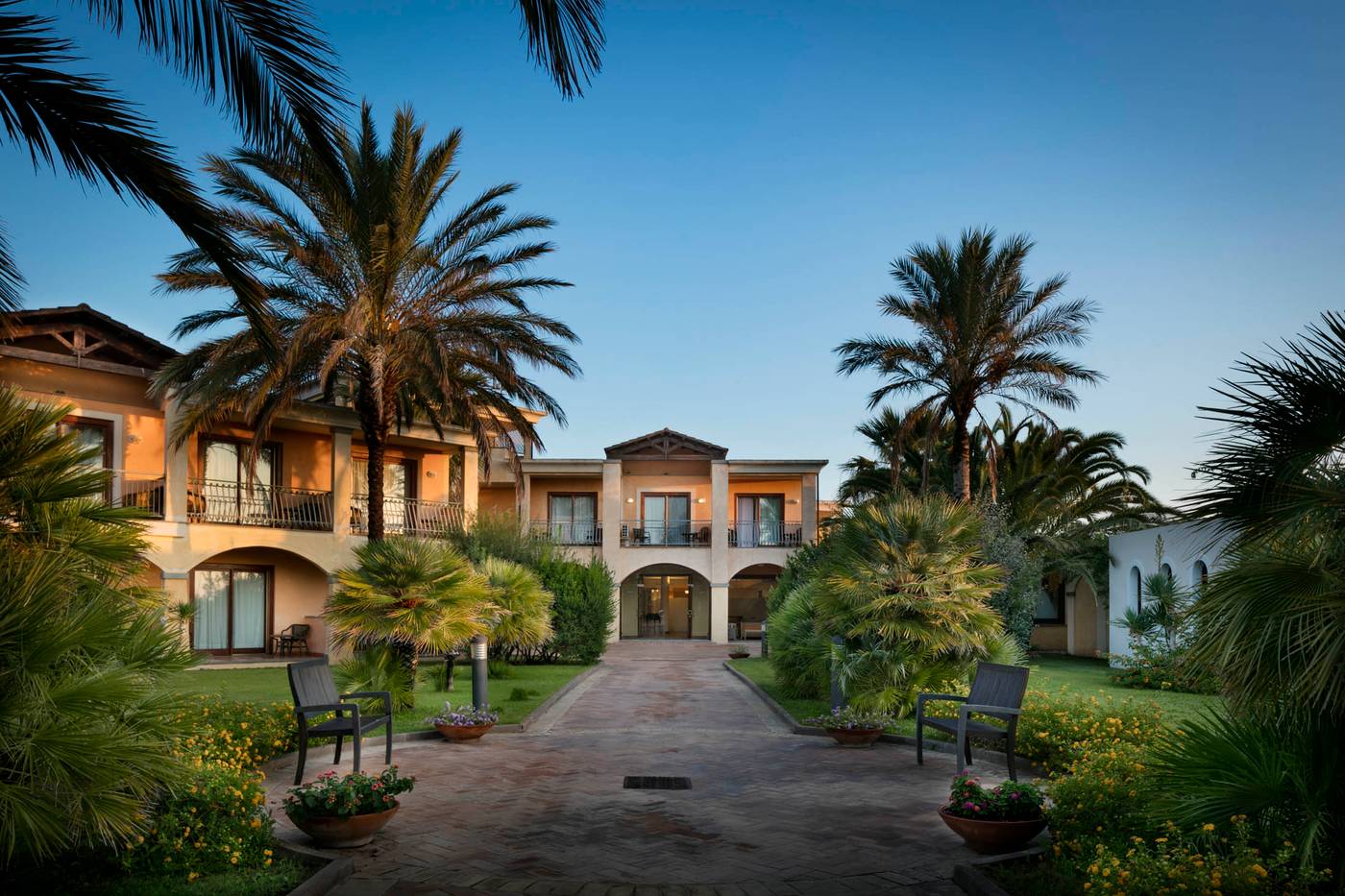 Hotel-Santa-Gilla-Lobby-11