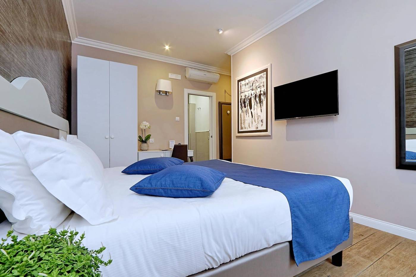 Vico-Rooms-And-Terrace-Room-13