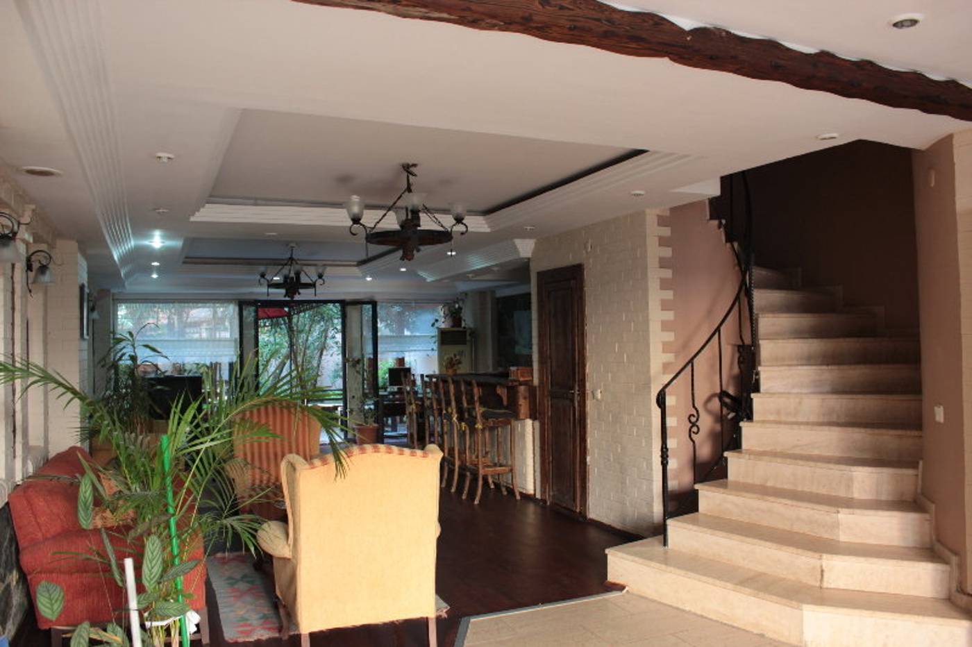 Charming-Vezir-Lobby-6