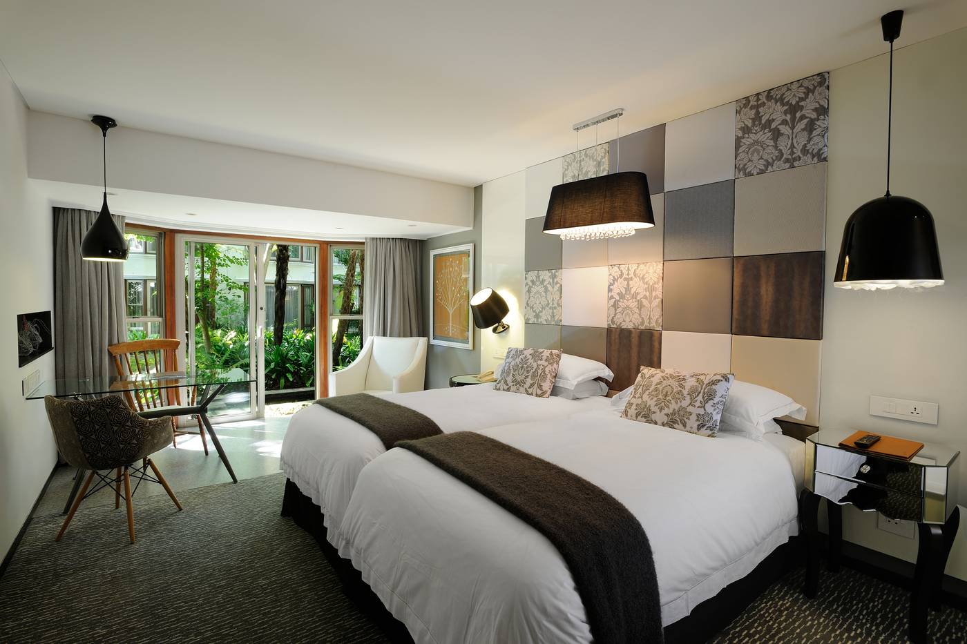 Vineyard-Hotel-Room-18