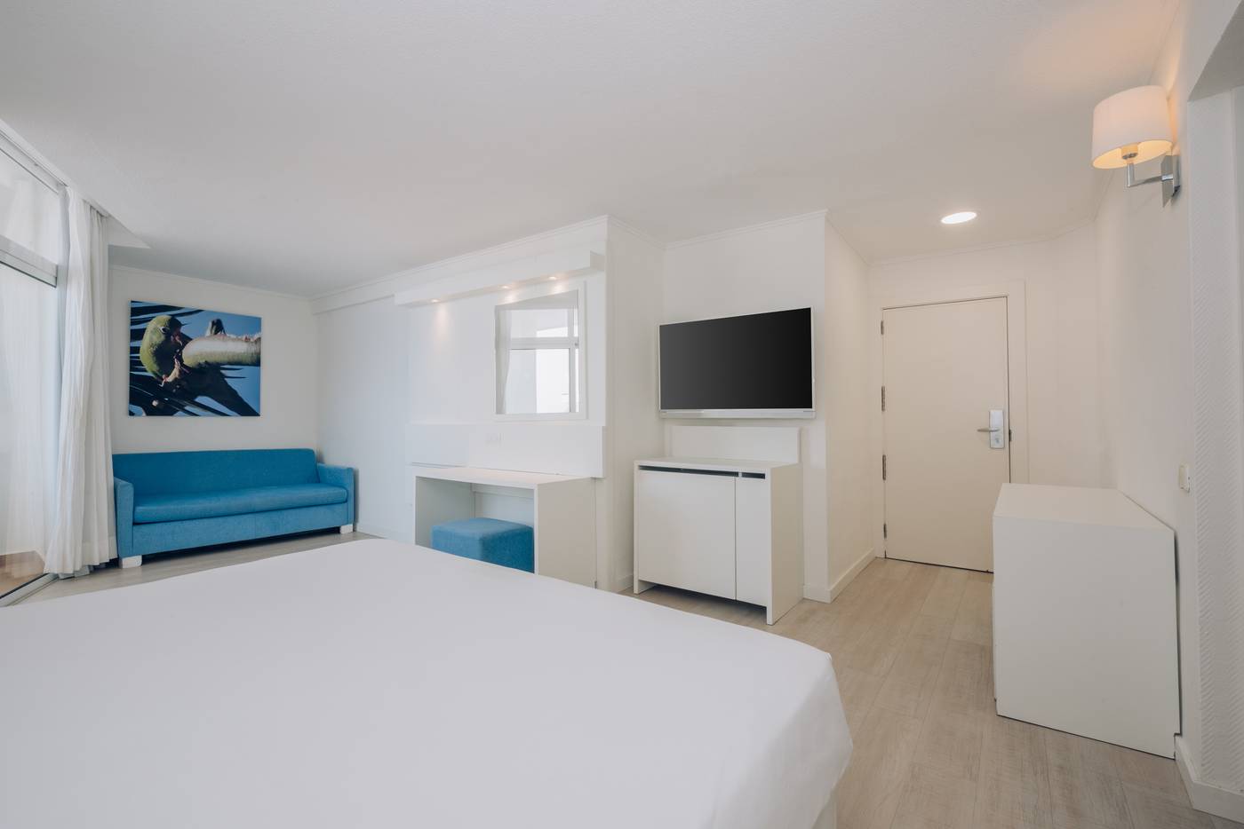 Iberostar-Waves-Bouganville-Playa-Room-23