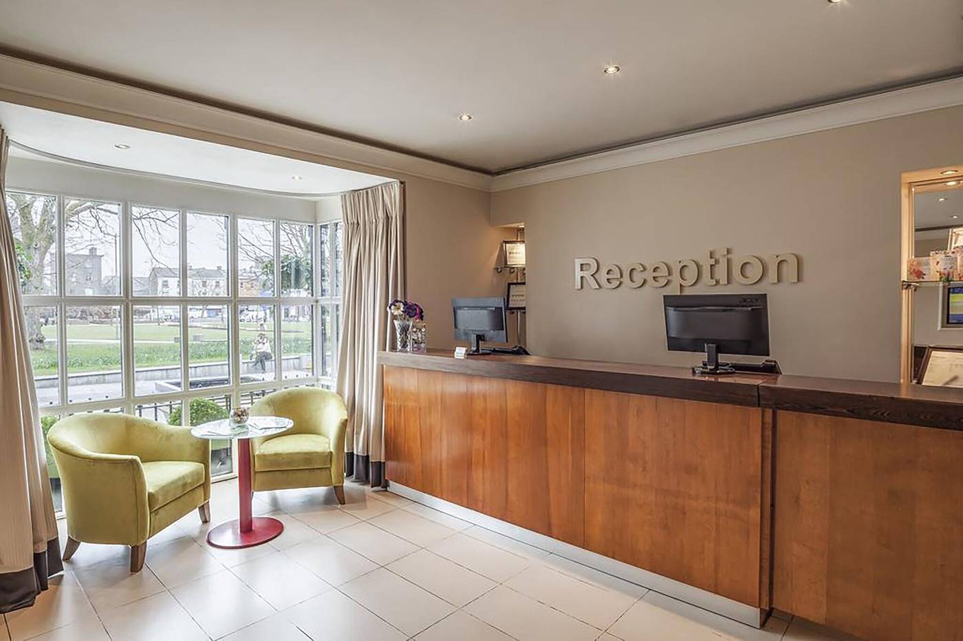 Skeffington Armshotel-Ireland-Galway-Lobby-9